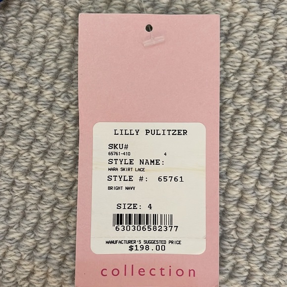 Lilly navy/appliqué mini skirt, size 4 (NWT!) - Picture 3 of 3